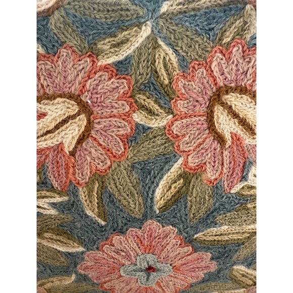 Vintage 80s Floral Wool Crewel Chainstitch Embroidery Accent Pillow 15x16" - Picture 5 of 10